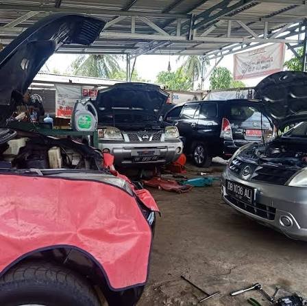Bengkel Spesialis Perbaikan Mobil & Armada
